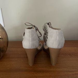 Chinese Laundry wedge tie ankle wedges